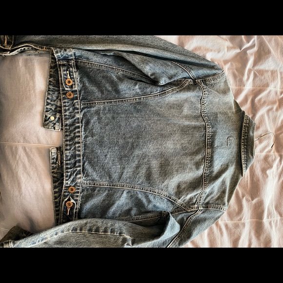 Classic, wear with everything Gap denim jacket. - Picture 2 of 2